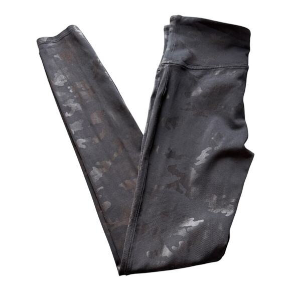 NEW SPANX Women's Matte Black Faux Leather Glossy Camo Shaping Leggings Size M - Picture 5 of 10